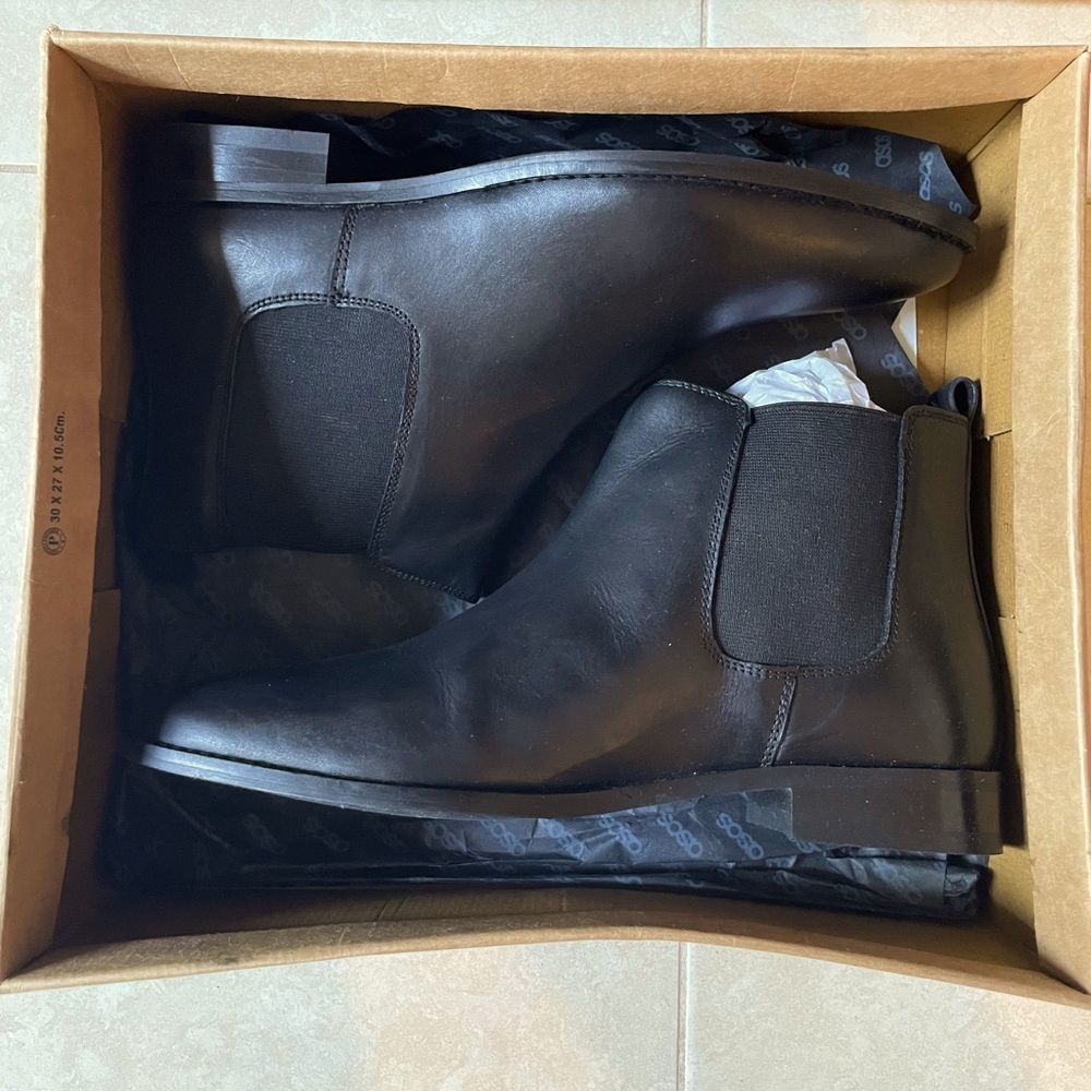 ASOS Aura Chelsea Ankle Boot NWB